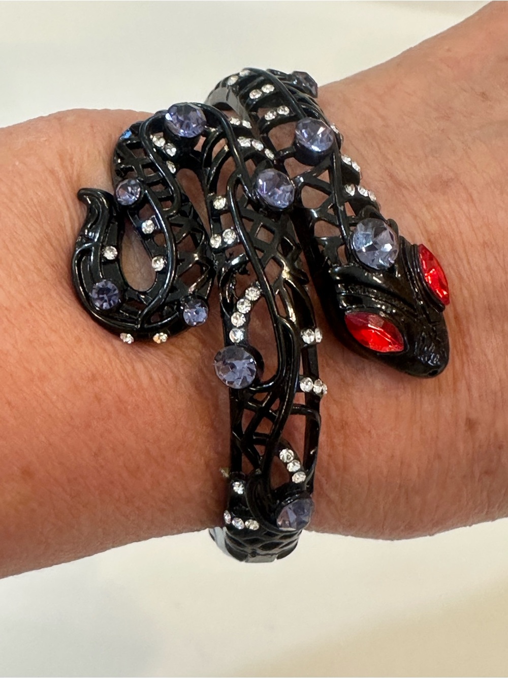 Black Metal Snake Hinged Cuff Bracelet Lavender & Red Rhinestone Eyes Size 7